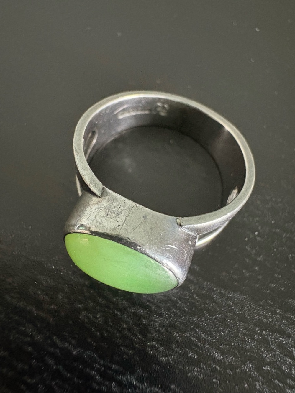 Vintage Sterling Green Gemstone Ring - Picture 2 of 8